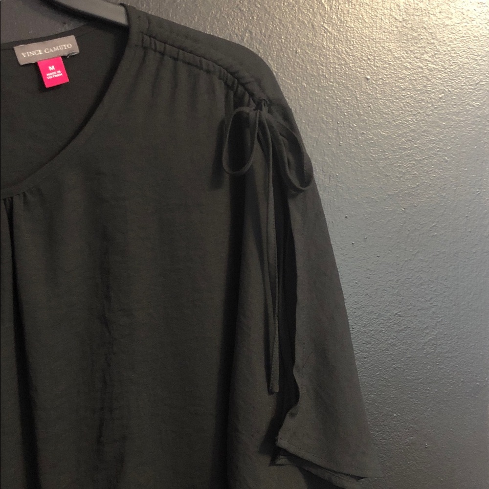 Vince Camuto Black Short-Sleeve Tie-Detail Blouse - Picture 4 of 4
